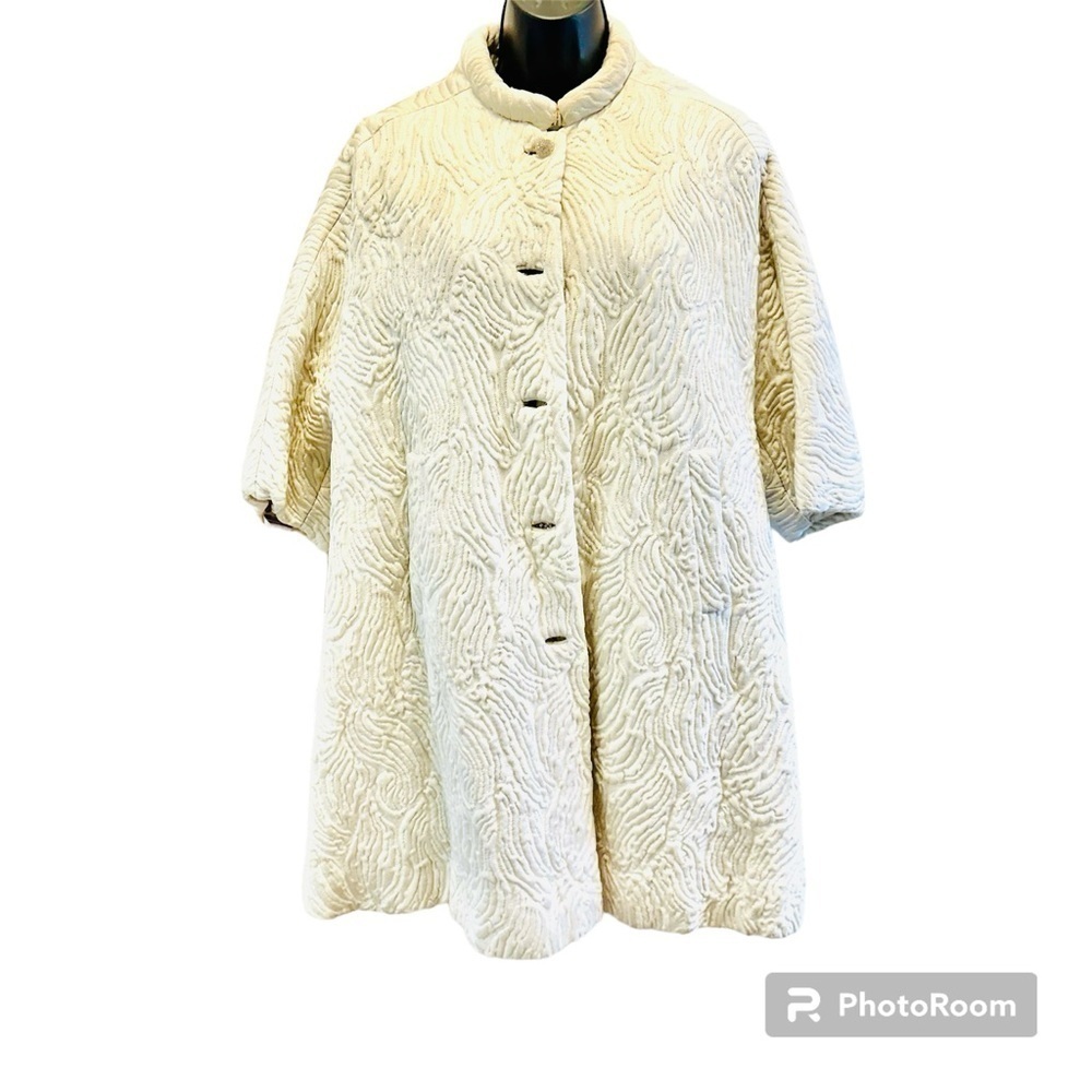 Vintage Jackie Kennedy inspired Embossed Dress Coat - Picture 2 of 12